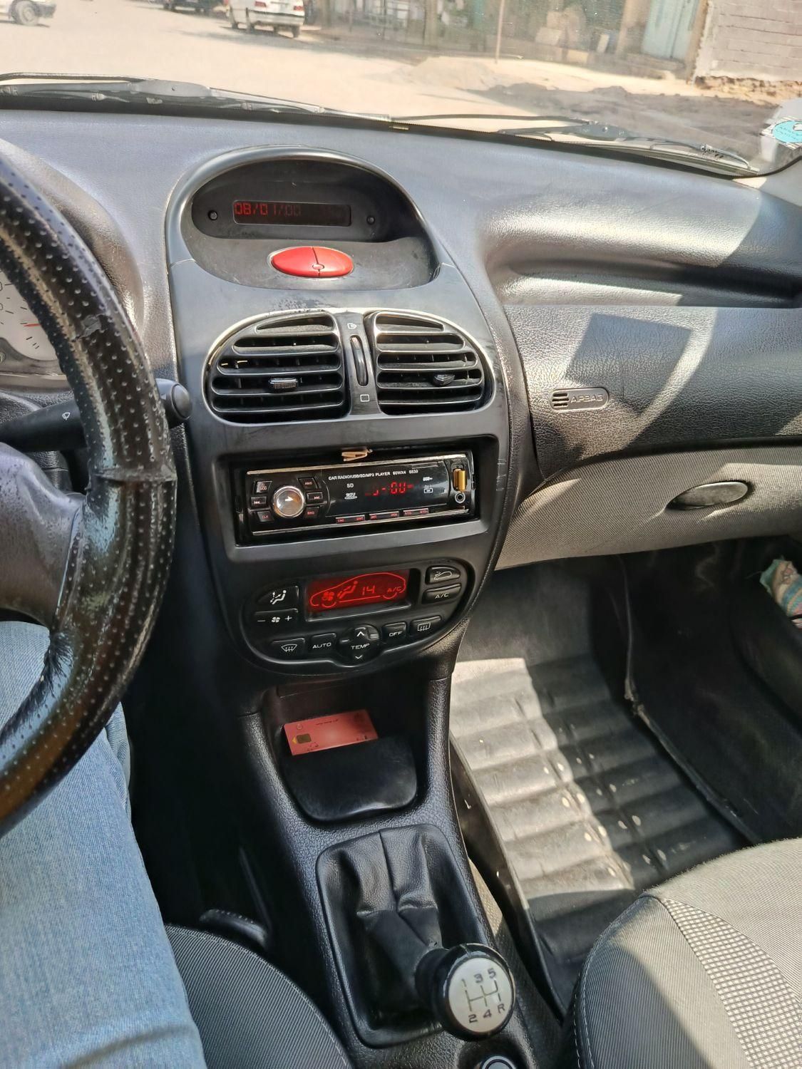 پژو ۲۰۶ صندوق دار v8 - 1390