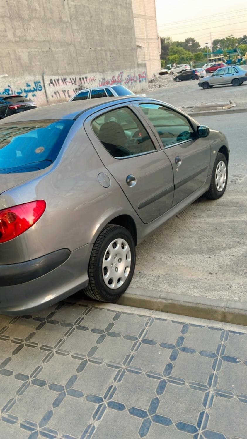 پژو ۲۰۶ صندوق دار v8 - 1394