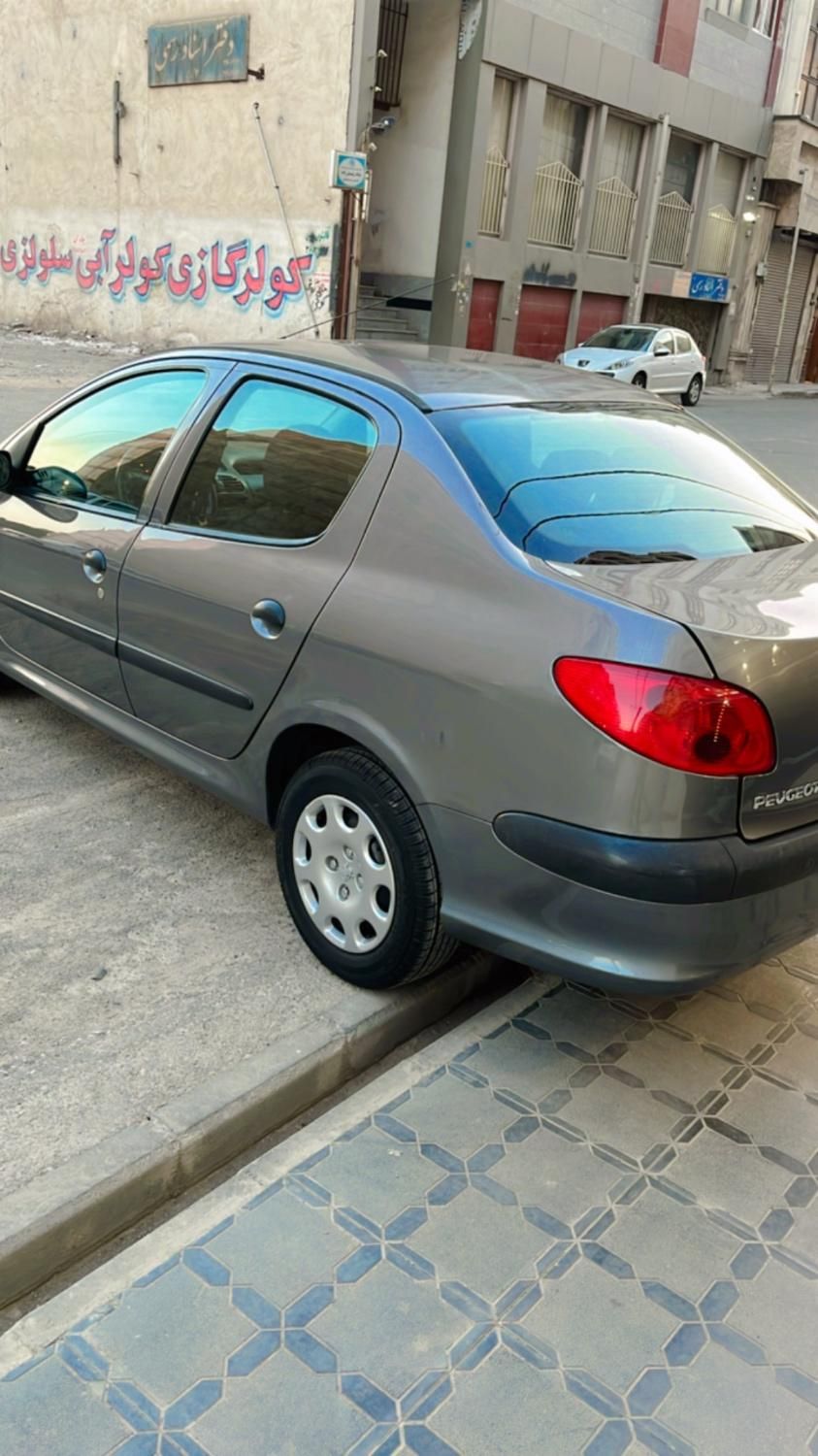 پژو ۲۰۶ صندوق دار v8 - 1394