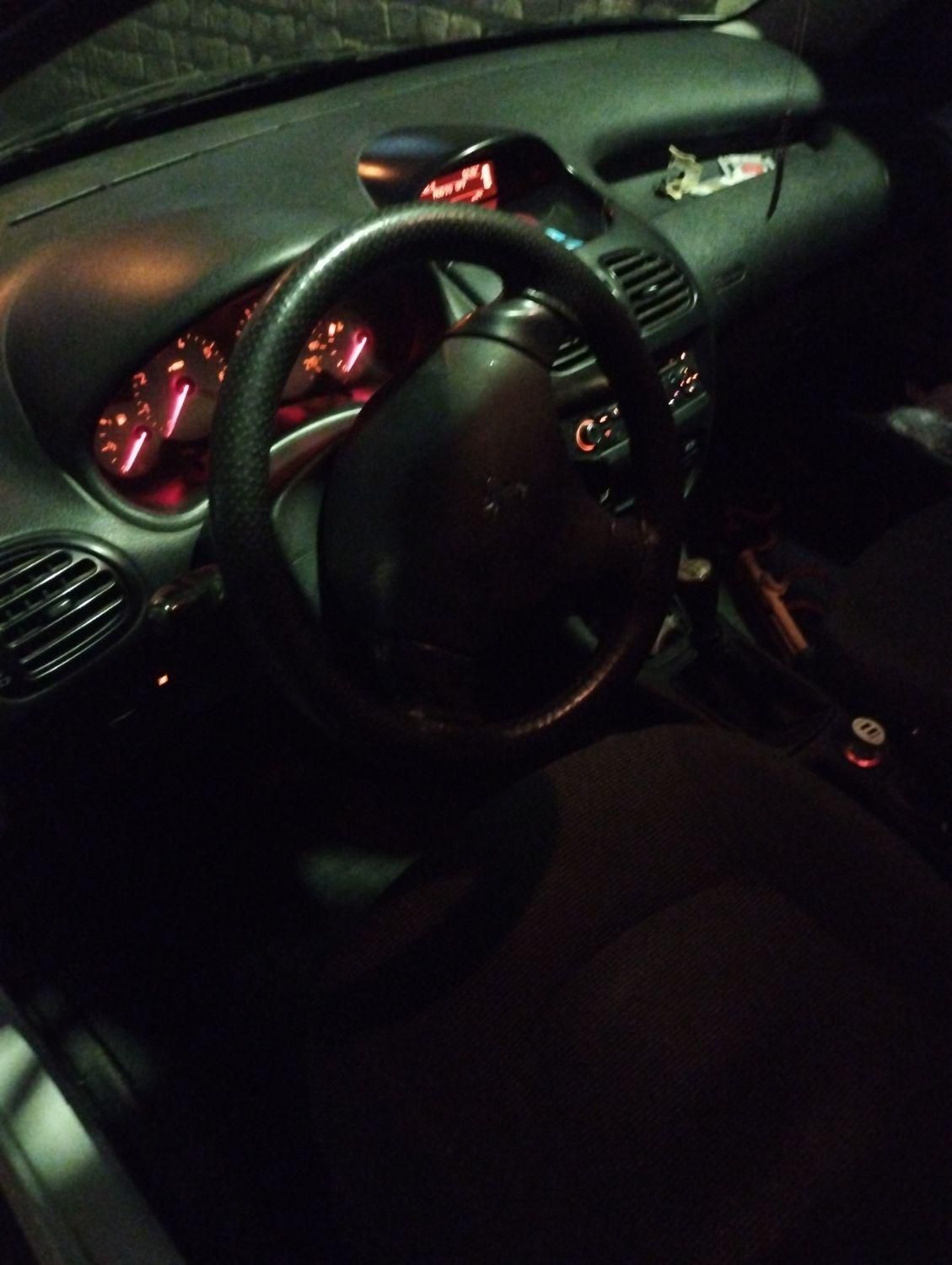 پژو ۲۰۶ صندوق دار v8 - 1395
