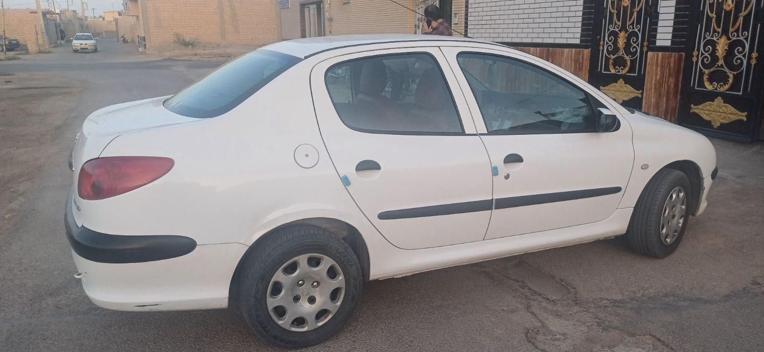 پژو ۲۰۶ صندوق دار v8 - 1397