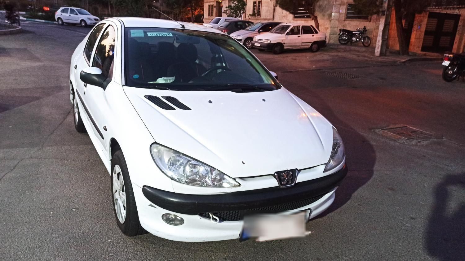 پژو ۲۰۶ صندوق دار v8 - 1396