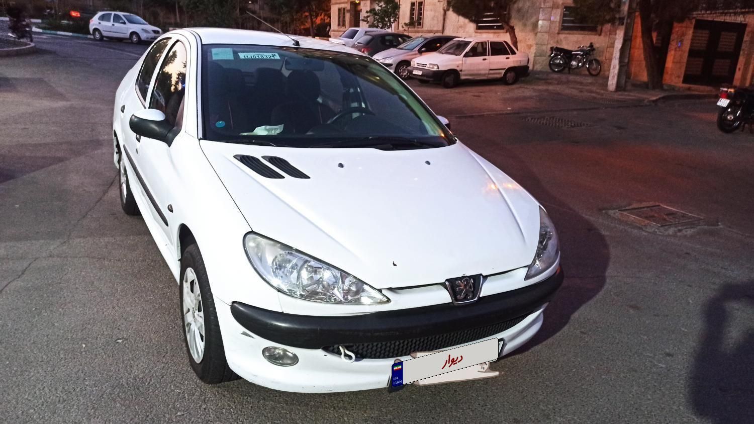 پژو ۲۰۶ صندوق دار v8 - 1396