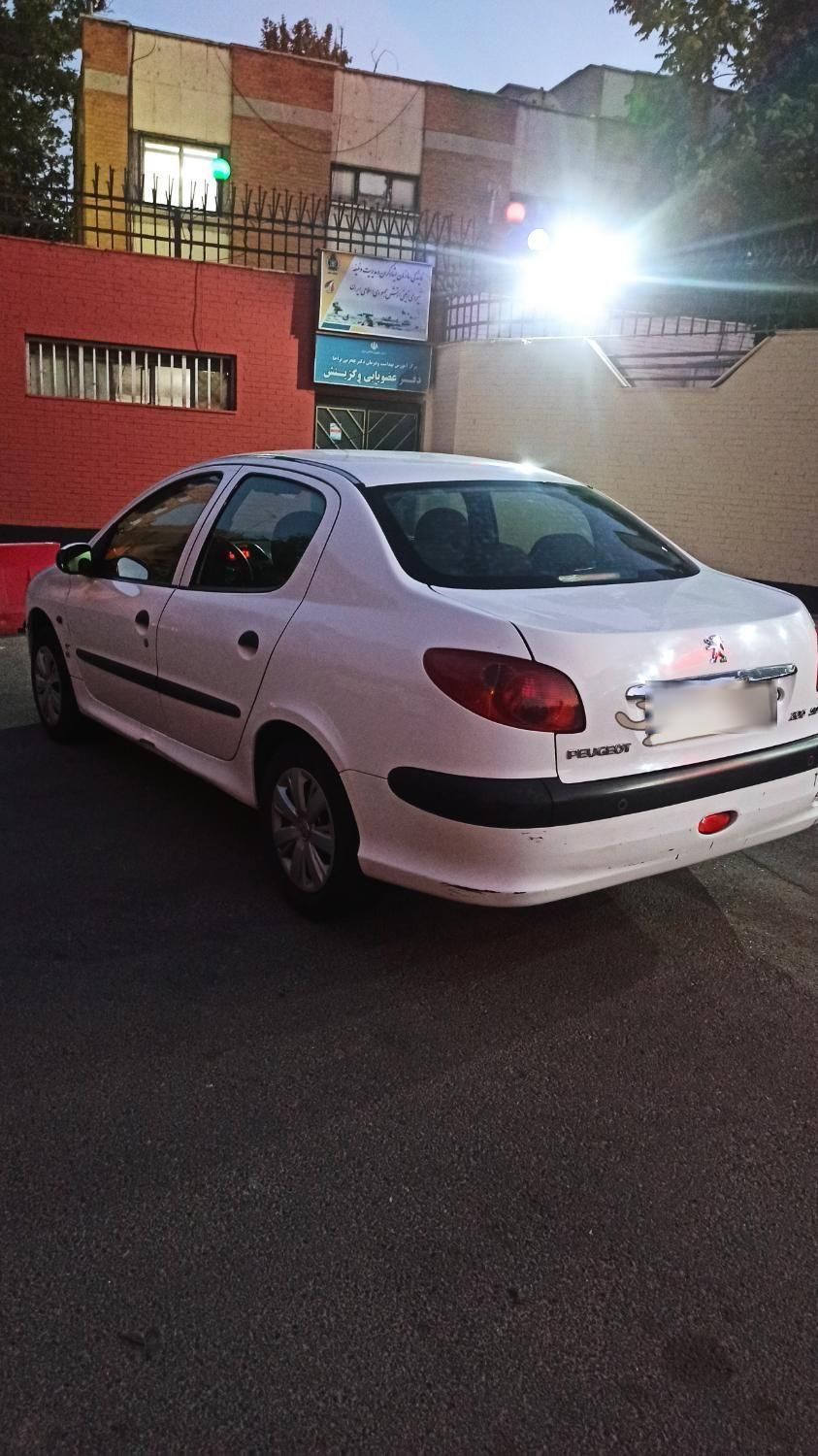 پژو ۲۰۶ صندوق دار v8 - 1396