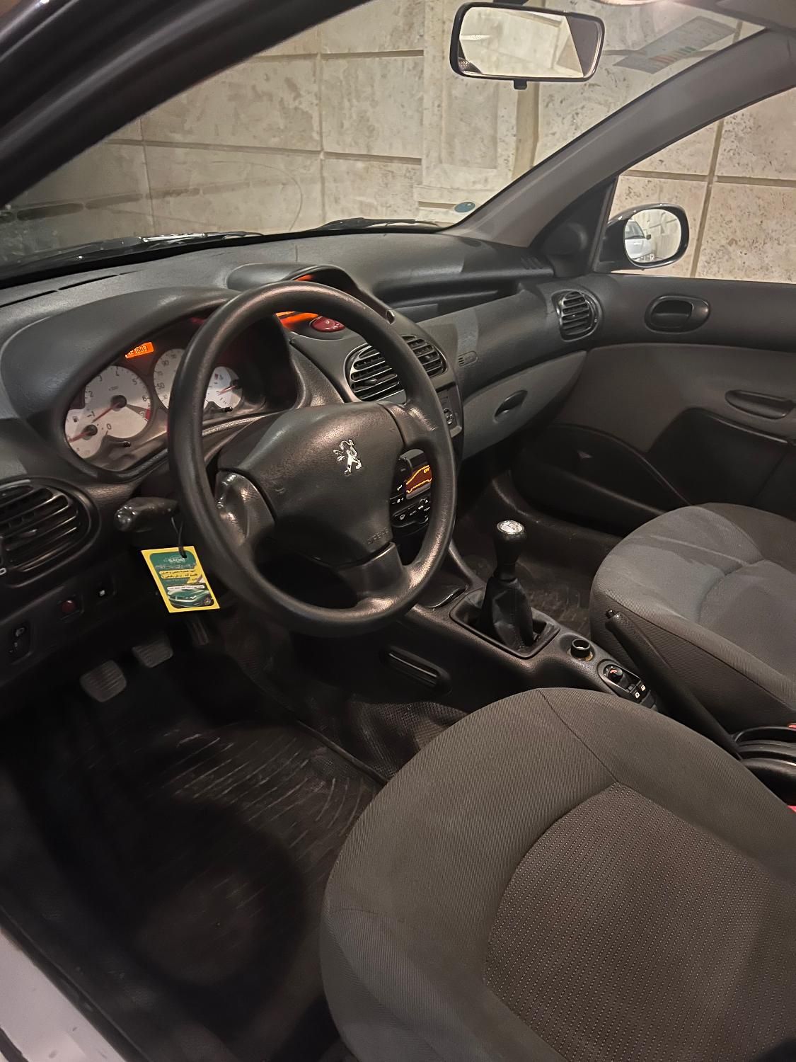 پژو ۲۰۶ صندوق دار v8 - 1399