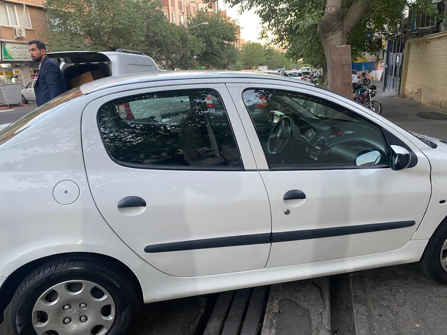 پژو ۲۰۶ صندوق دار v8 - 1395