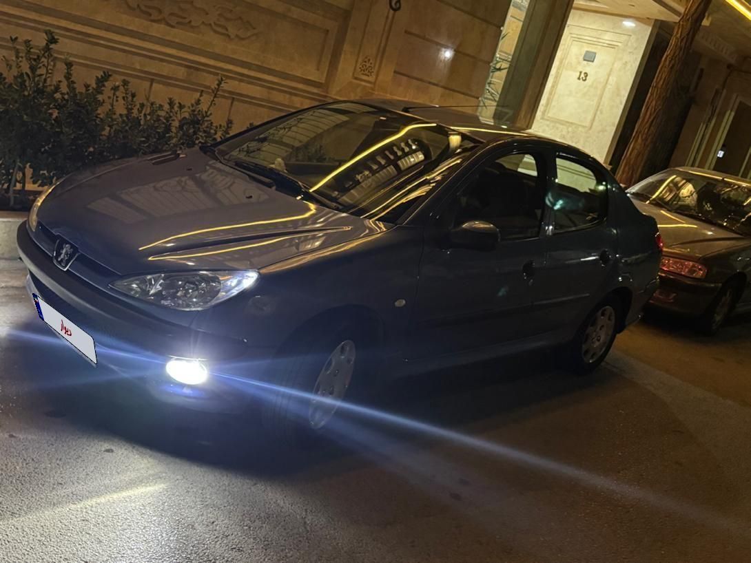 پژو ۲۰۶ صندوق دار v8 - 1394