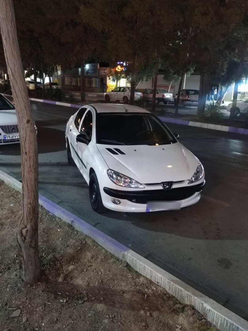 پژو ۲۰۶ صندوق دار v8 - 1392