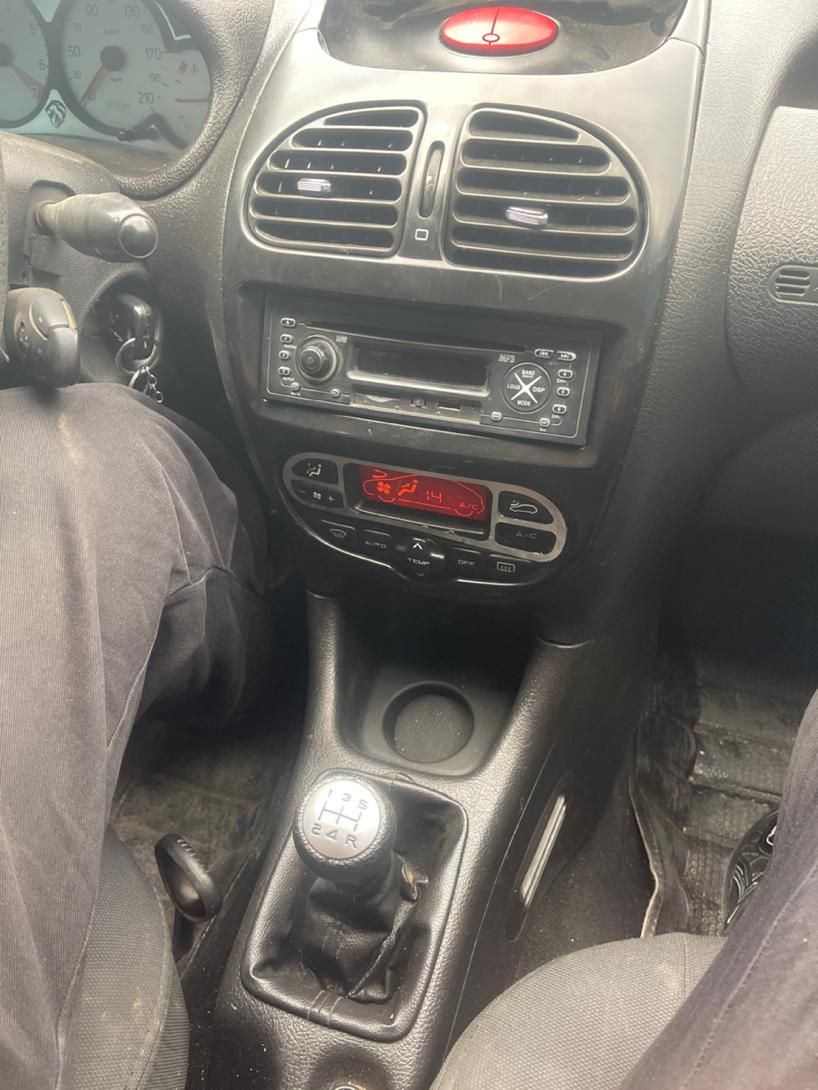 پژو ۲۰۶ صندوق دار v8 - 1392