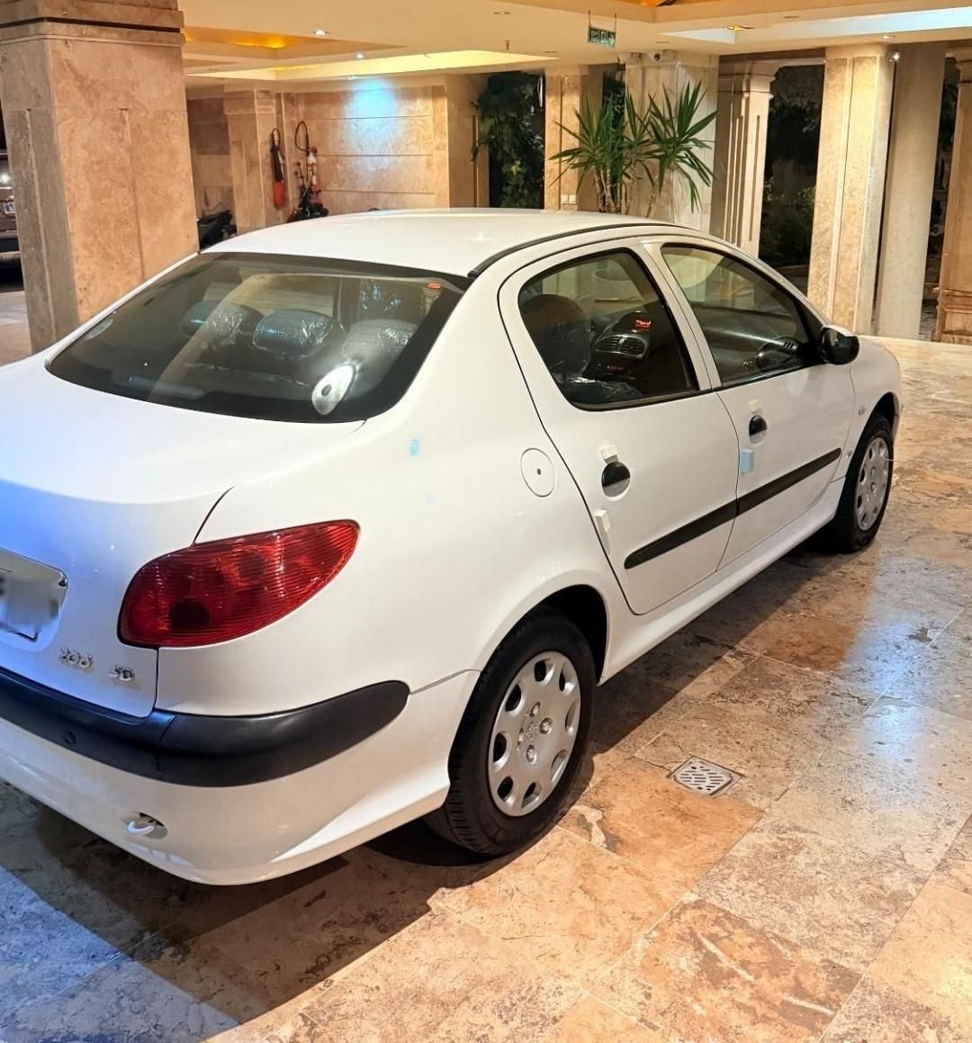 پژو ۲۰۶ صندوق دار v8 - 1396