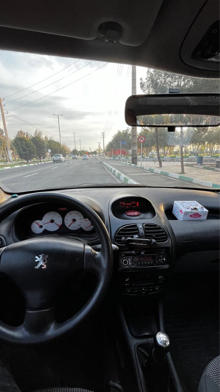 پژو ۲۰۶ صندوق دار v8 - 1396