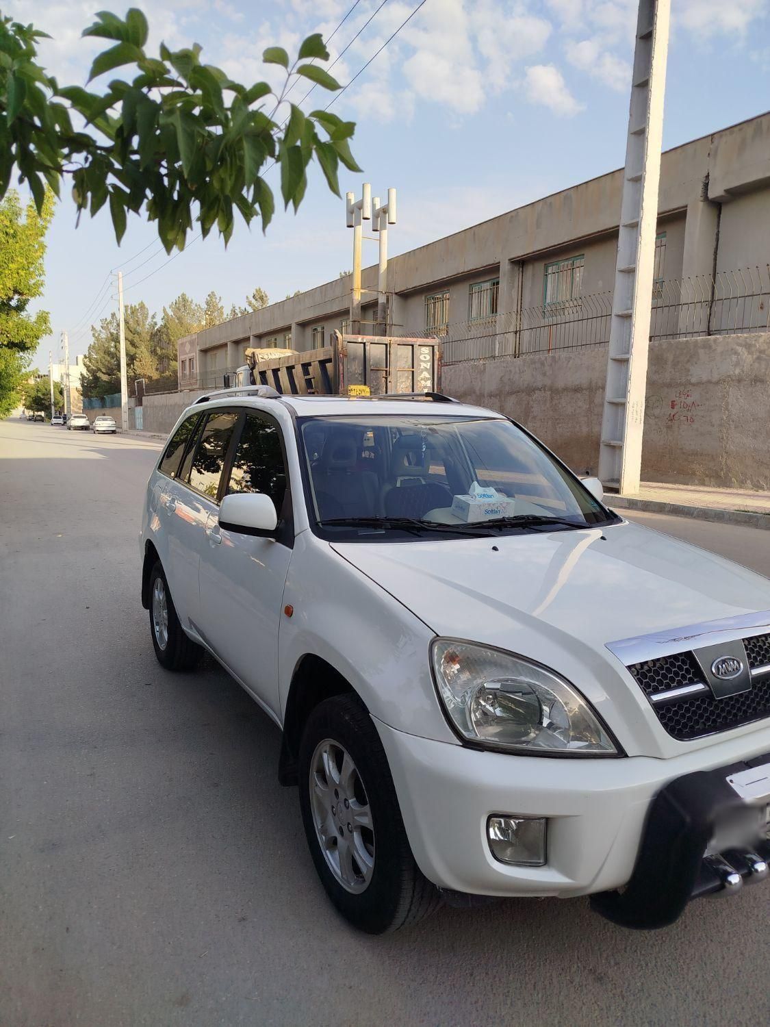 ام وی ام X33 دنده‌ای ساده - 2012