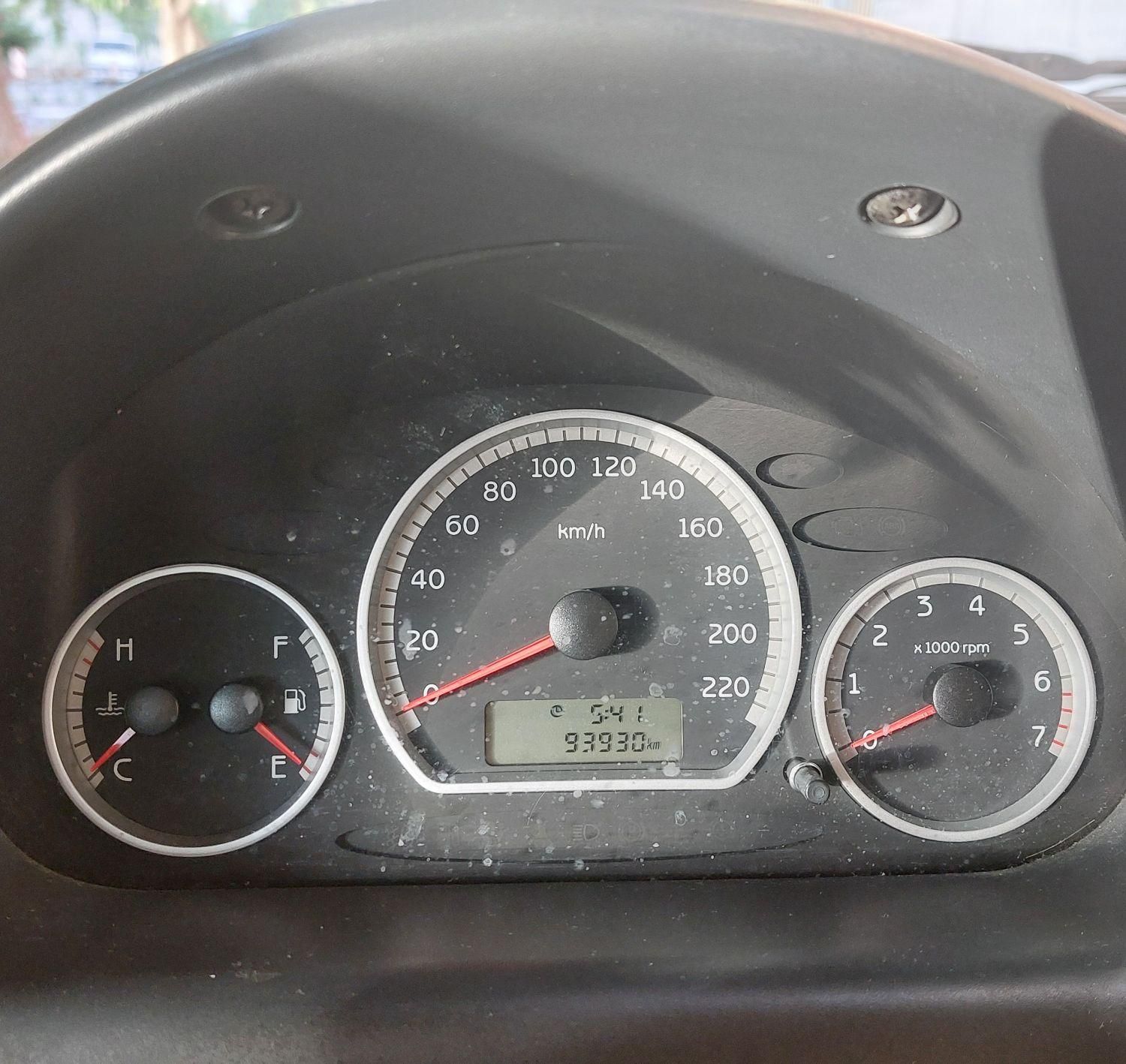 ام وی ام 110 چهار سیلندر دنده ای - 2015