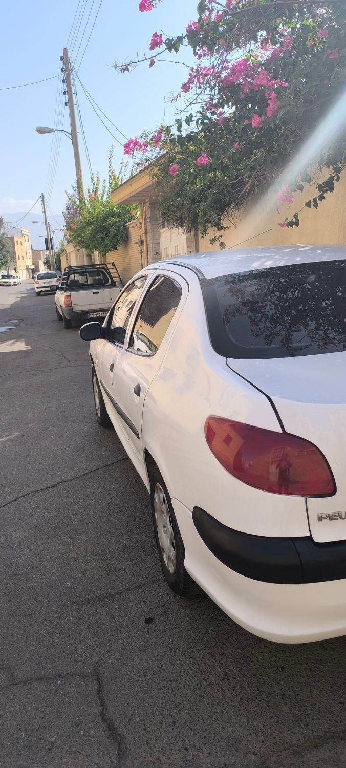 پژو ۲۰۶ صندوق دار v8 - 1389