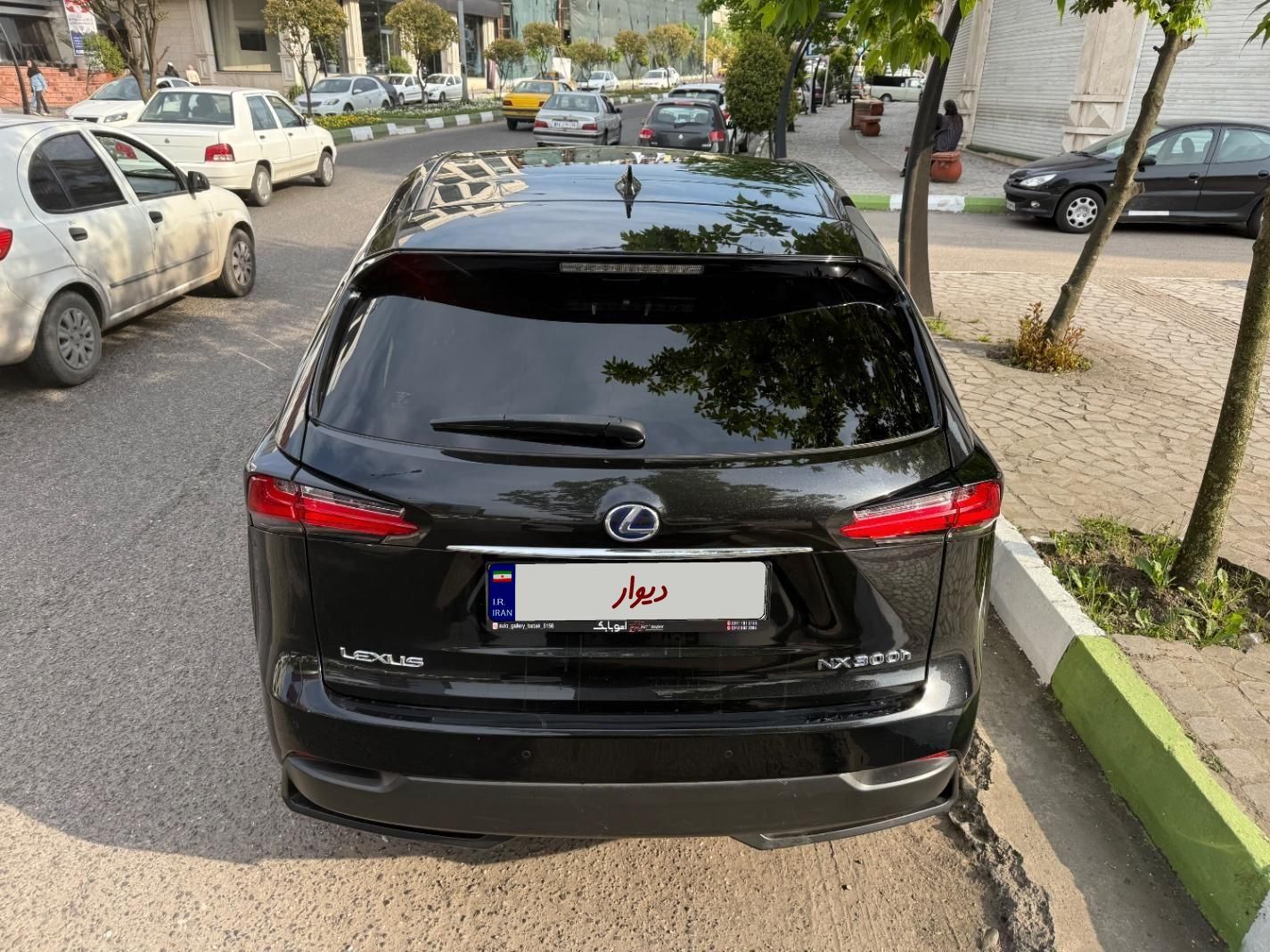 لکسوس NX هیبرید 300H - 2017