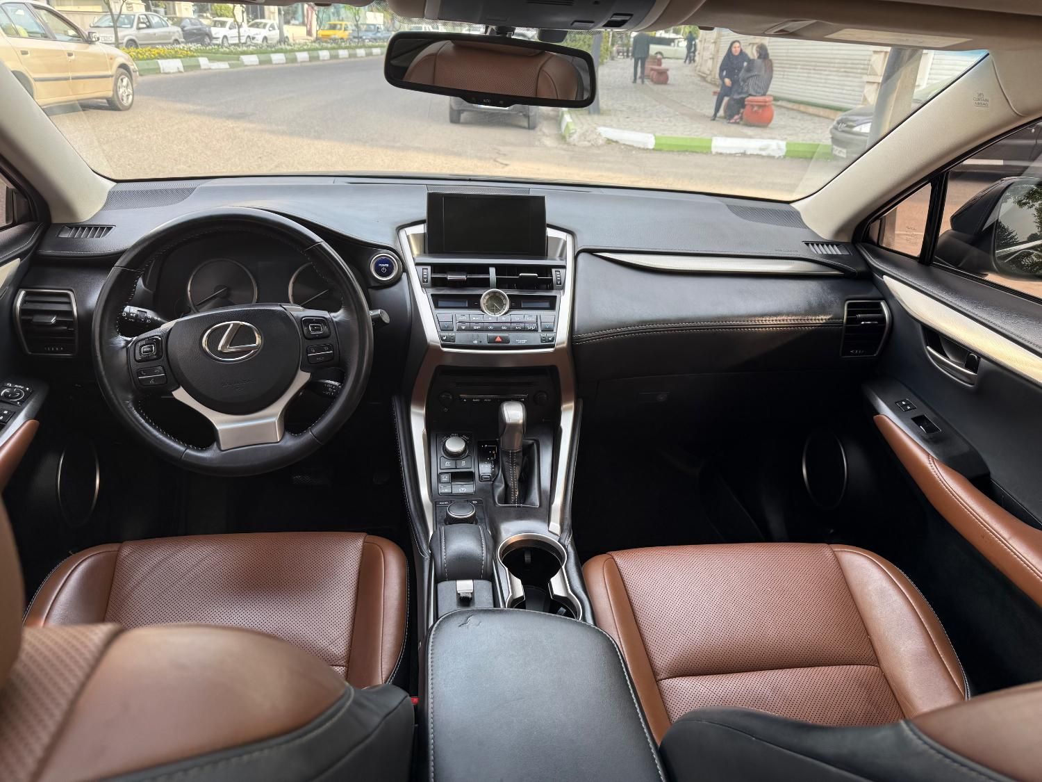 لکسوس NX هیبرید 300H - 2017