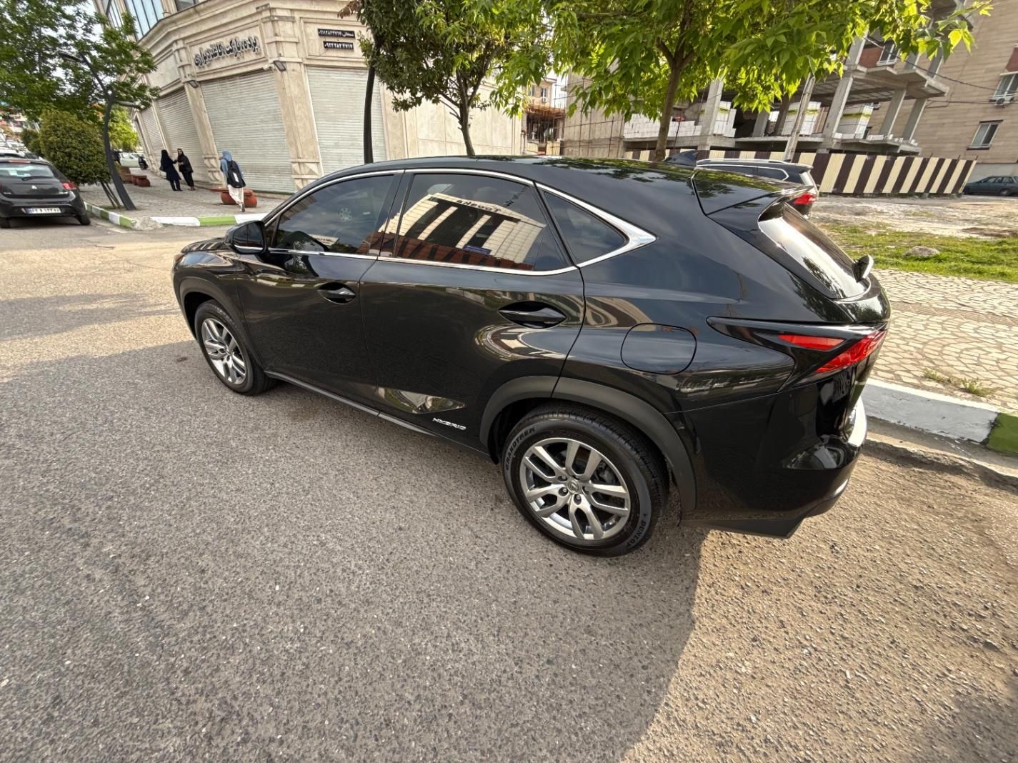 لکسوس NX هیبرید 300H - 2017