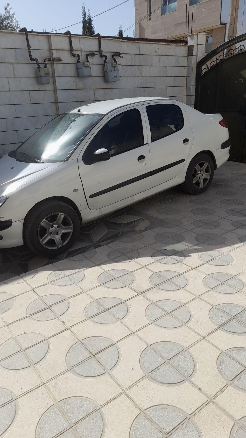 پژو ۲۰۶ صندوق دار v8 - 1395