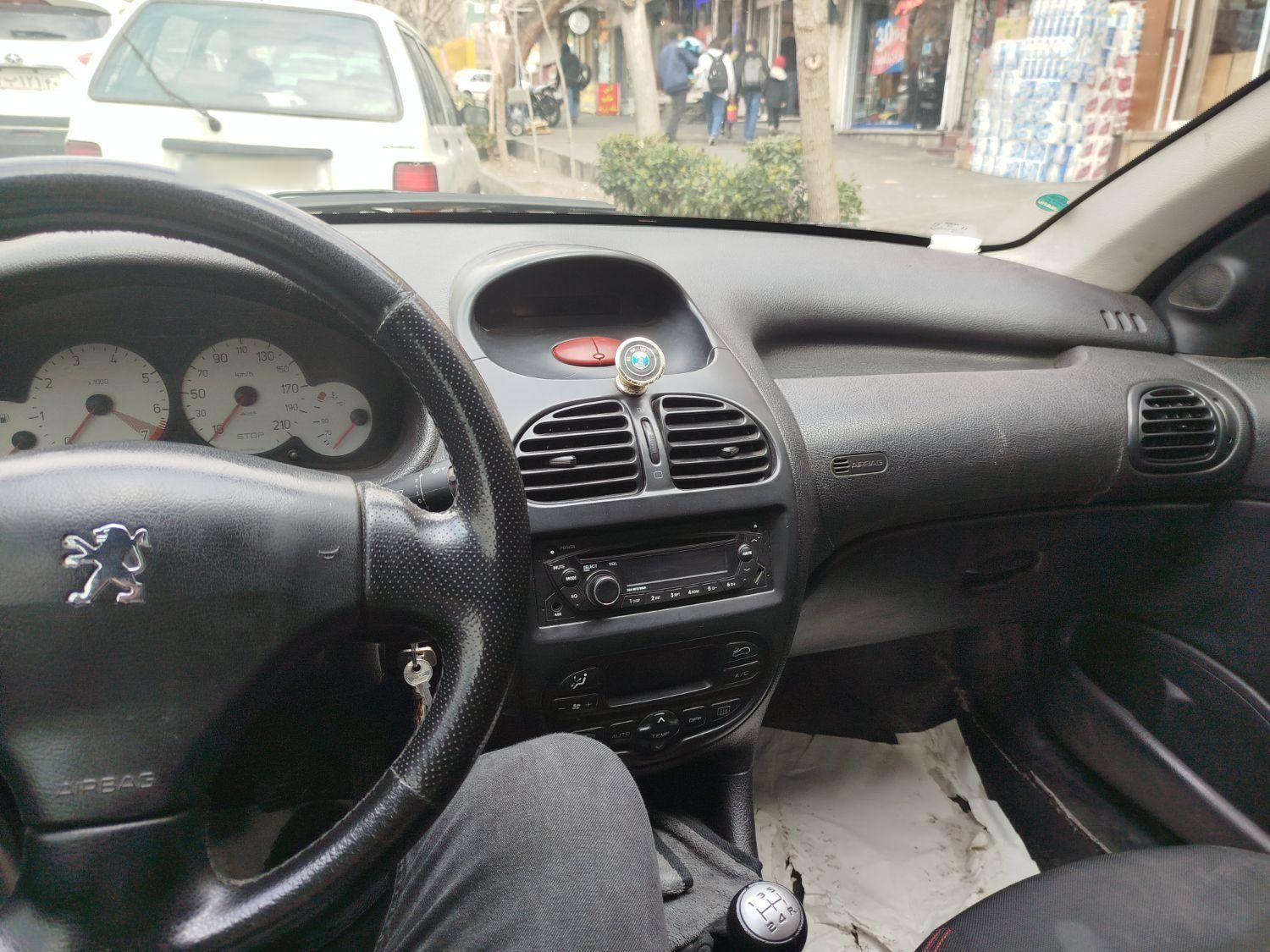 پژو ۲۰۶ صندوق دار v8 - 1386