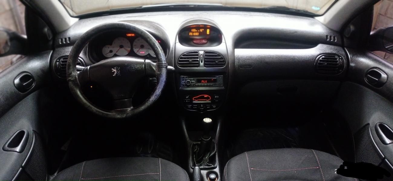 پژو ۲۰۶ صندوق دار v8 - 1393