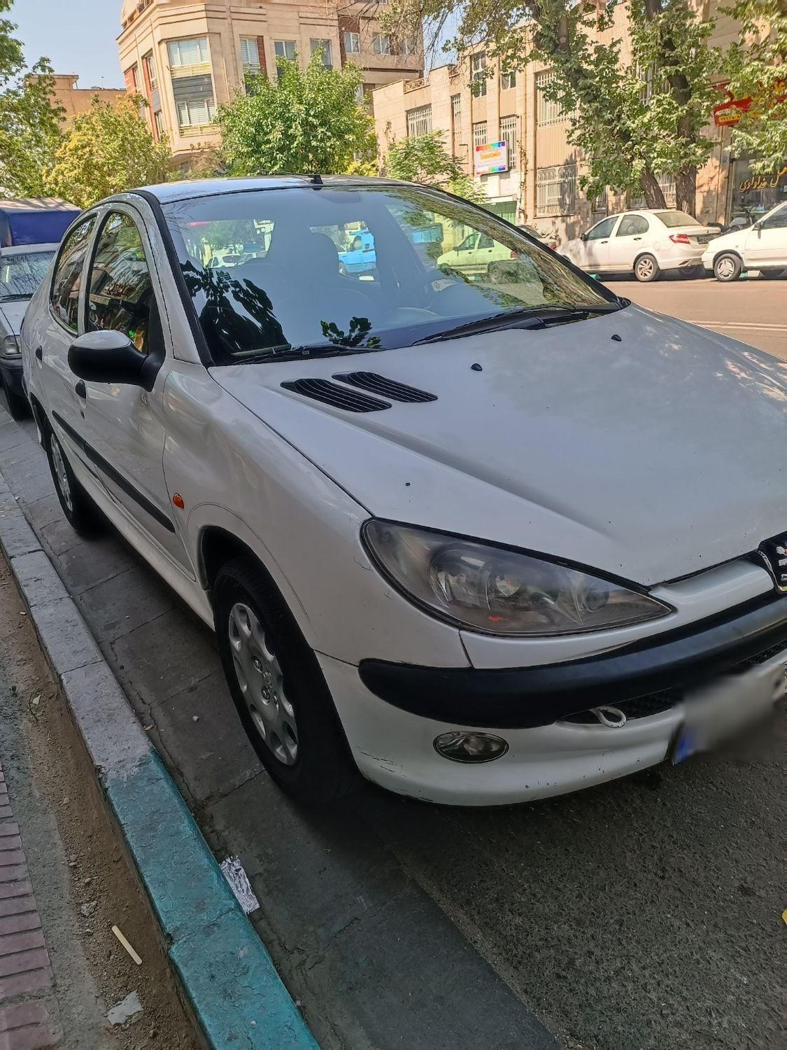 پژو ۲۰۶ صندوق دار v8 - 1393