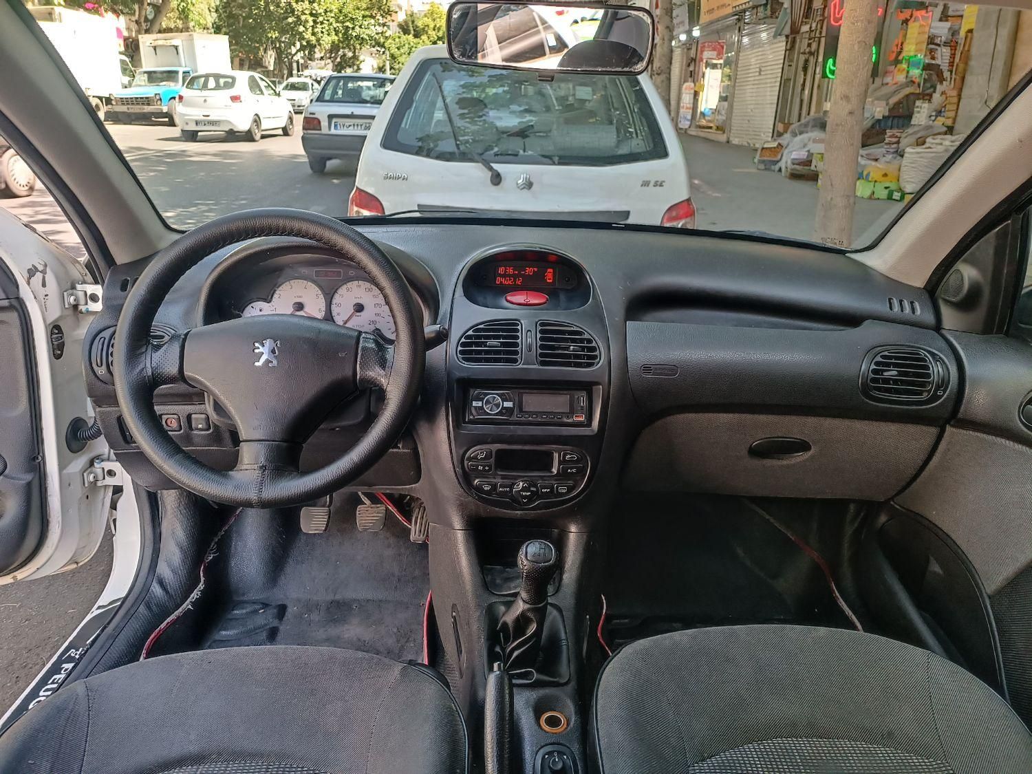 پژو ۲۰۶ صندوق دار v8 - 1393