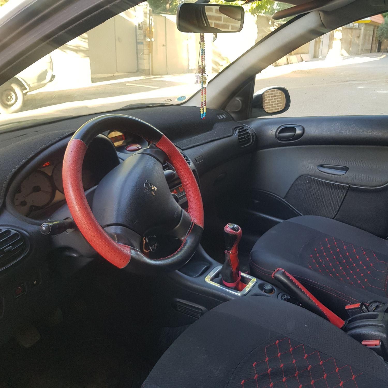 پژو ۲۰۶ صندوق دار v8 - 1396
