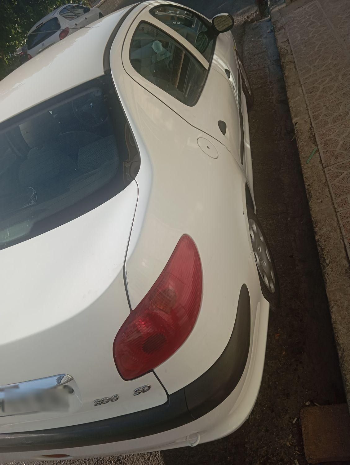 پژو ۲۰۶ صندوق دار v8 - 1392