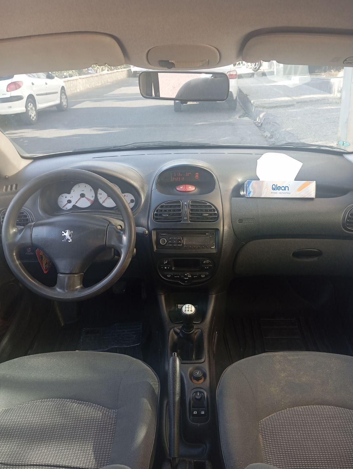 پژو ۲۰۶ صندوق دار v8 - 1392