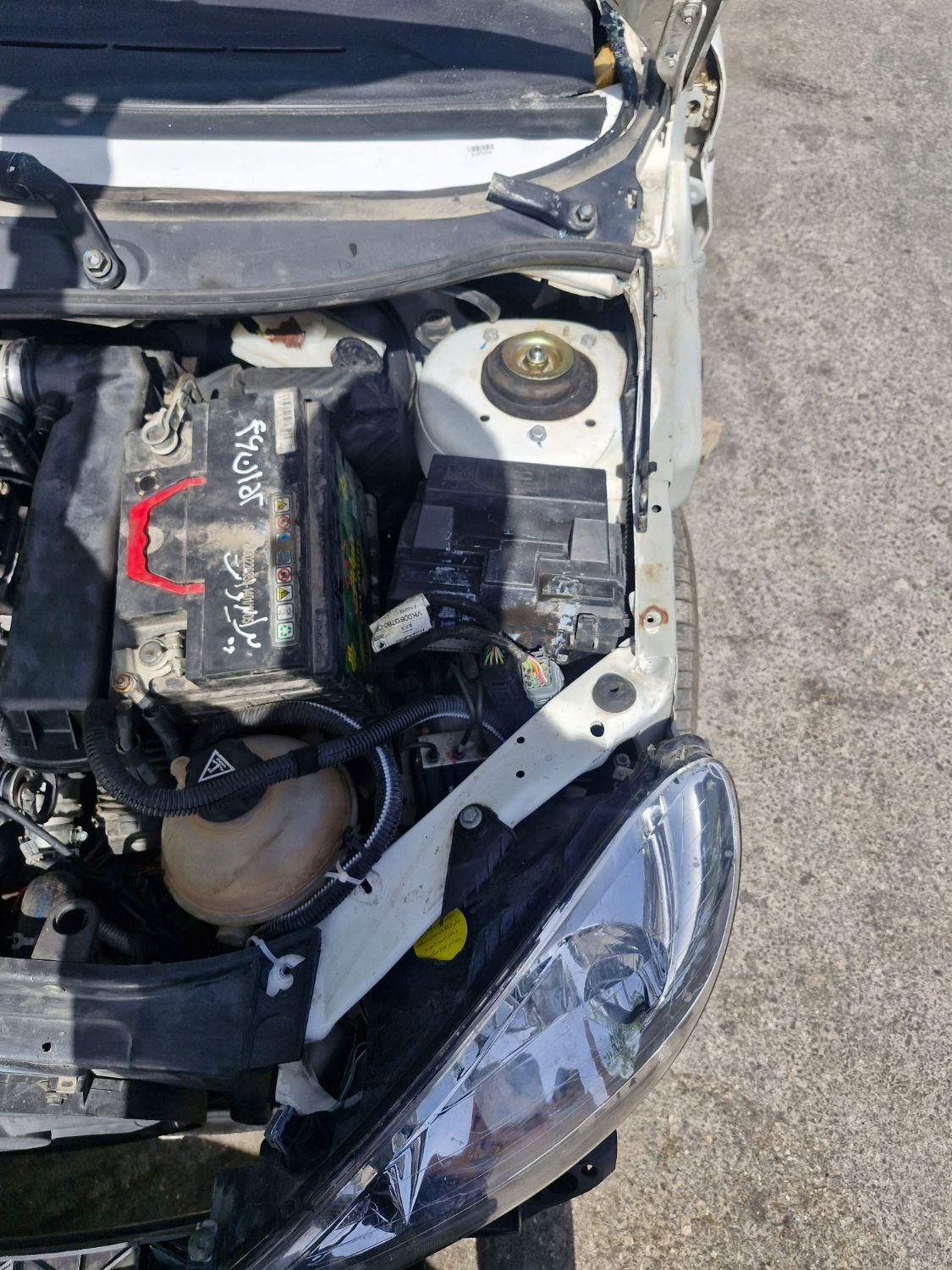 پژو ۲۰۶ صندوق دار v8 - 1398