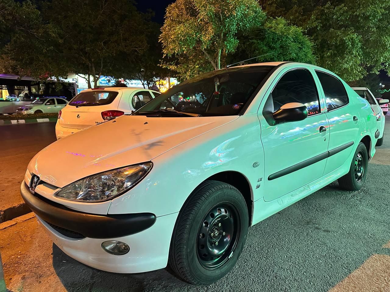 پژو ۲۰۶ صندوق دار v8 - 1398