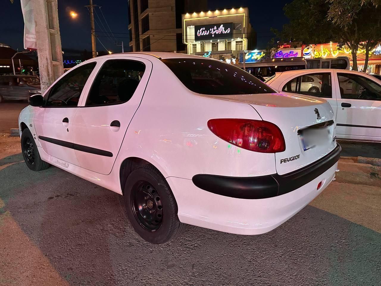 پژو ۲۰۶ صندوق دار v8 - 1398