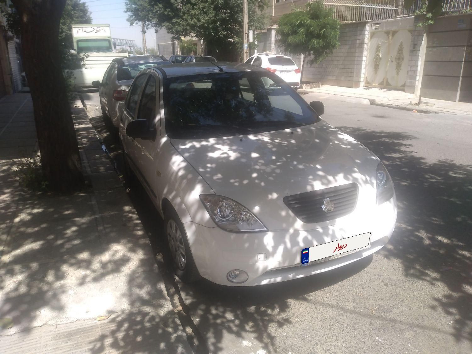 تیبا صندوق دار SX - 1393