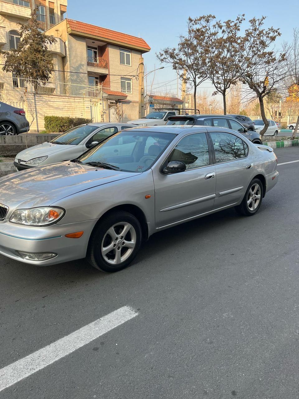 نیسان ماکسیما دنده‌ای - 2002