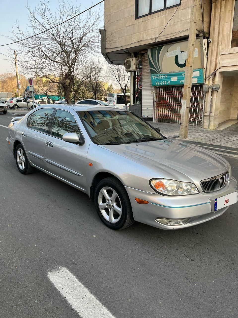 نیسان ماکسیما دنده‌ای - 2002