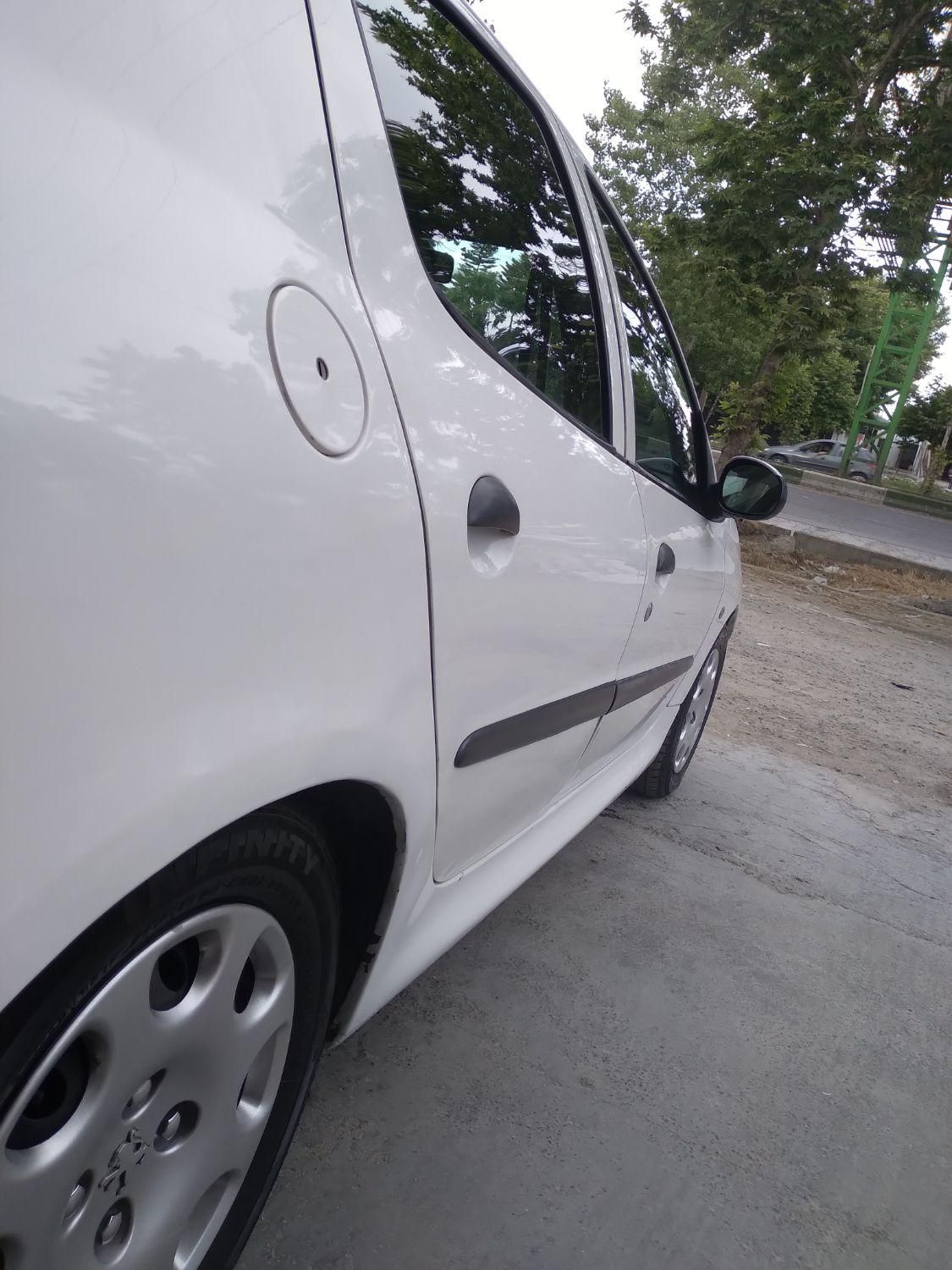 پژو ۲۰۶ صندوق دار v8 - 1393