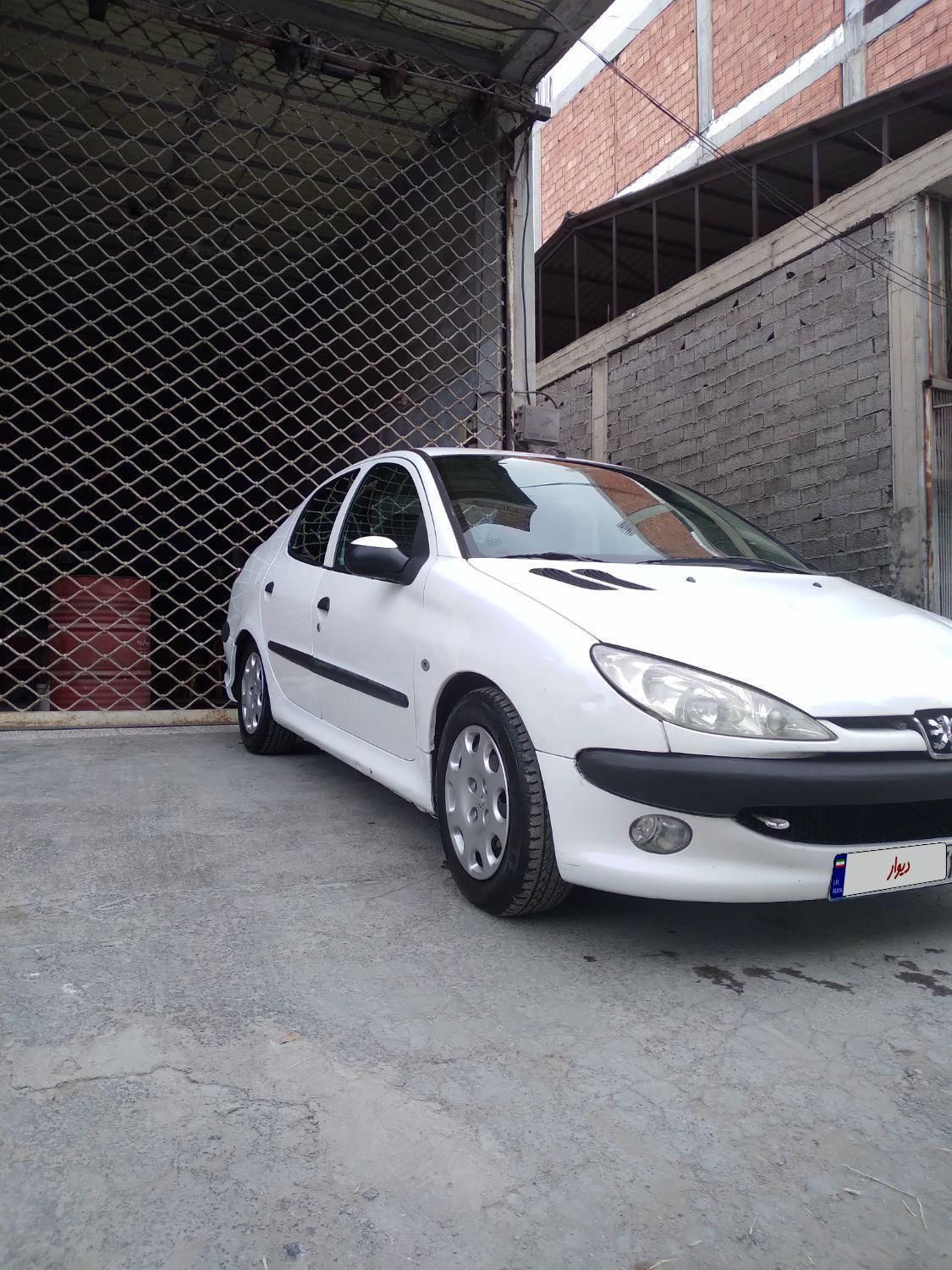 پژو ۲۰۶ صندوق دار v8 - 1393