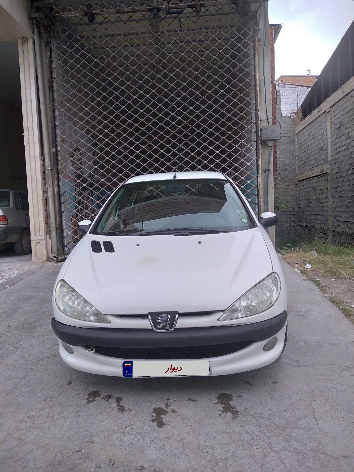 پژو ۲۰۶ صندوق دار v8 - 1393