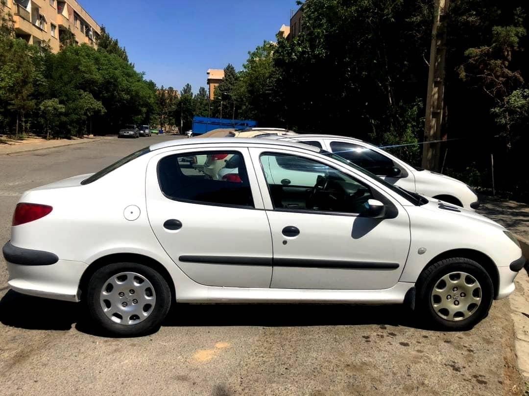 پژو ۲۰۶ صندوق دار v8 - 1398