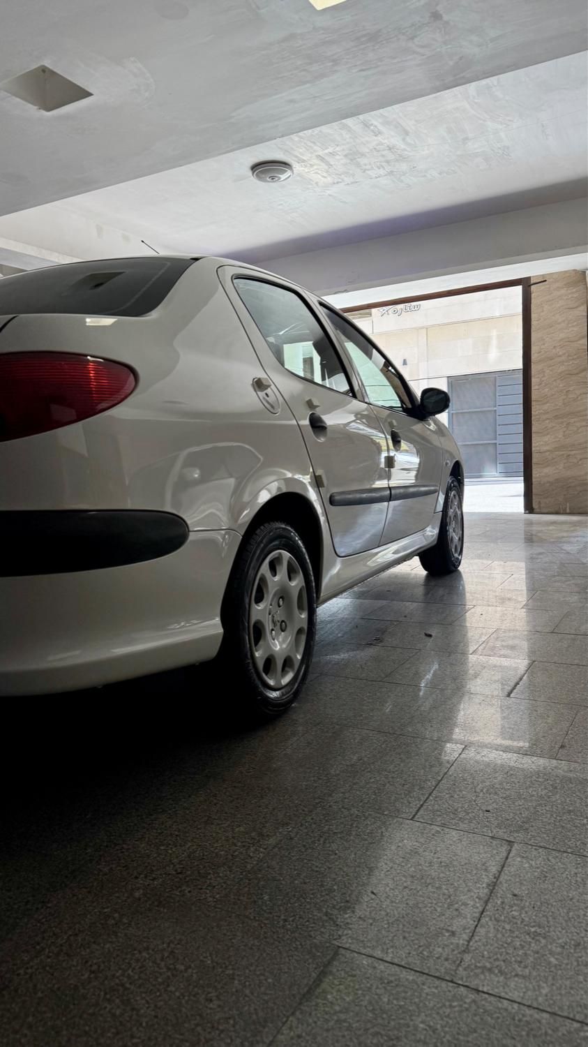پژو ۲۰۶ صندوق دار v8 - 1398