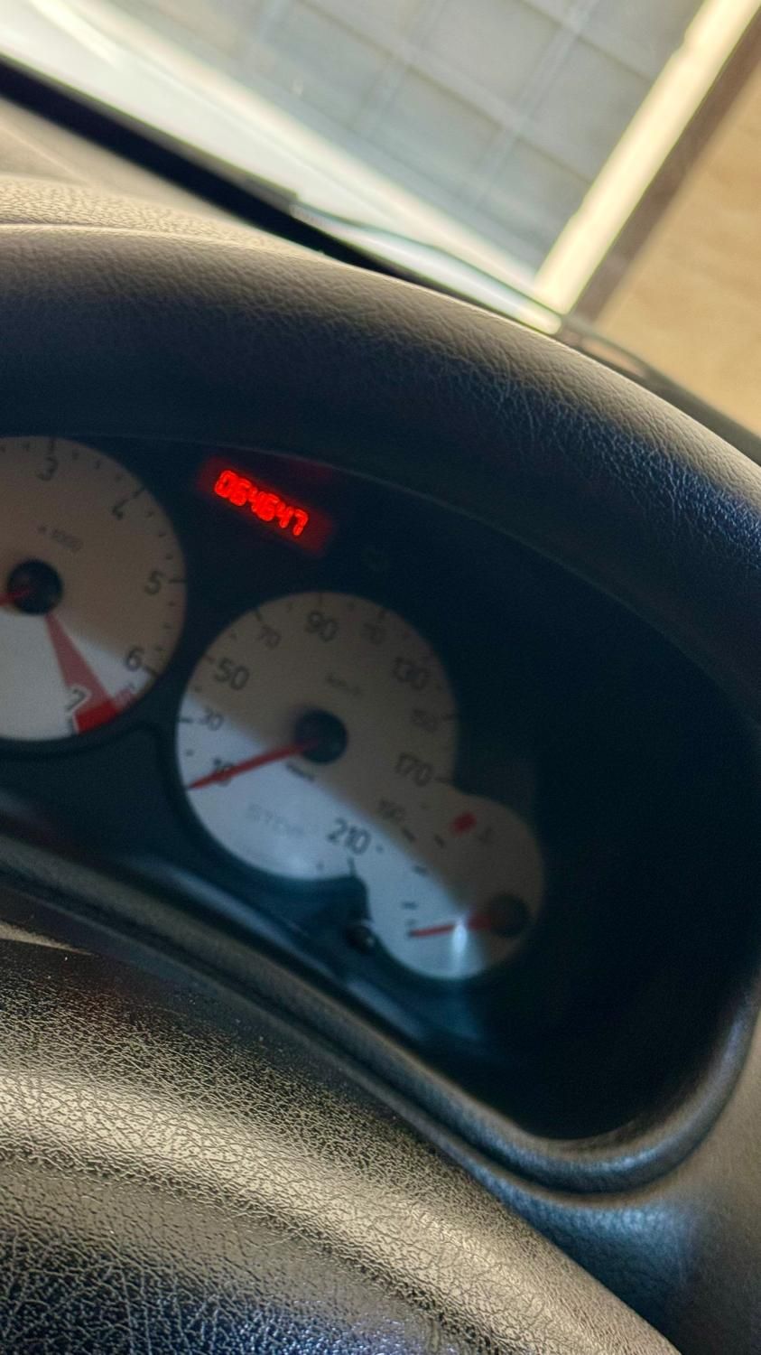 پژو ۲۰۶ صندوق دار v8 - 1398
