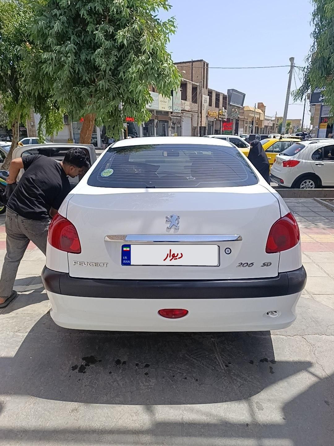 پژو ۲۰۶ صندوق دار v8 - 1400