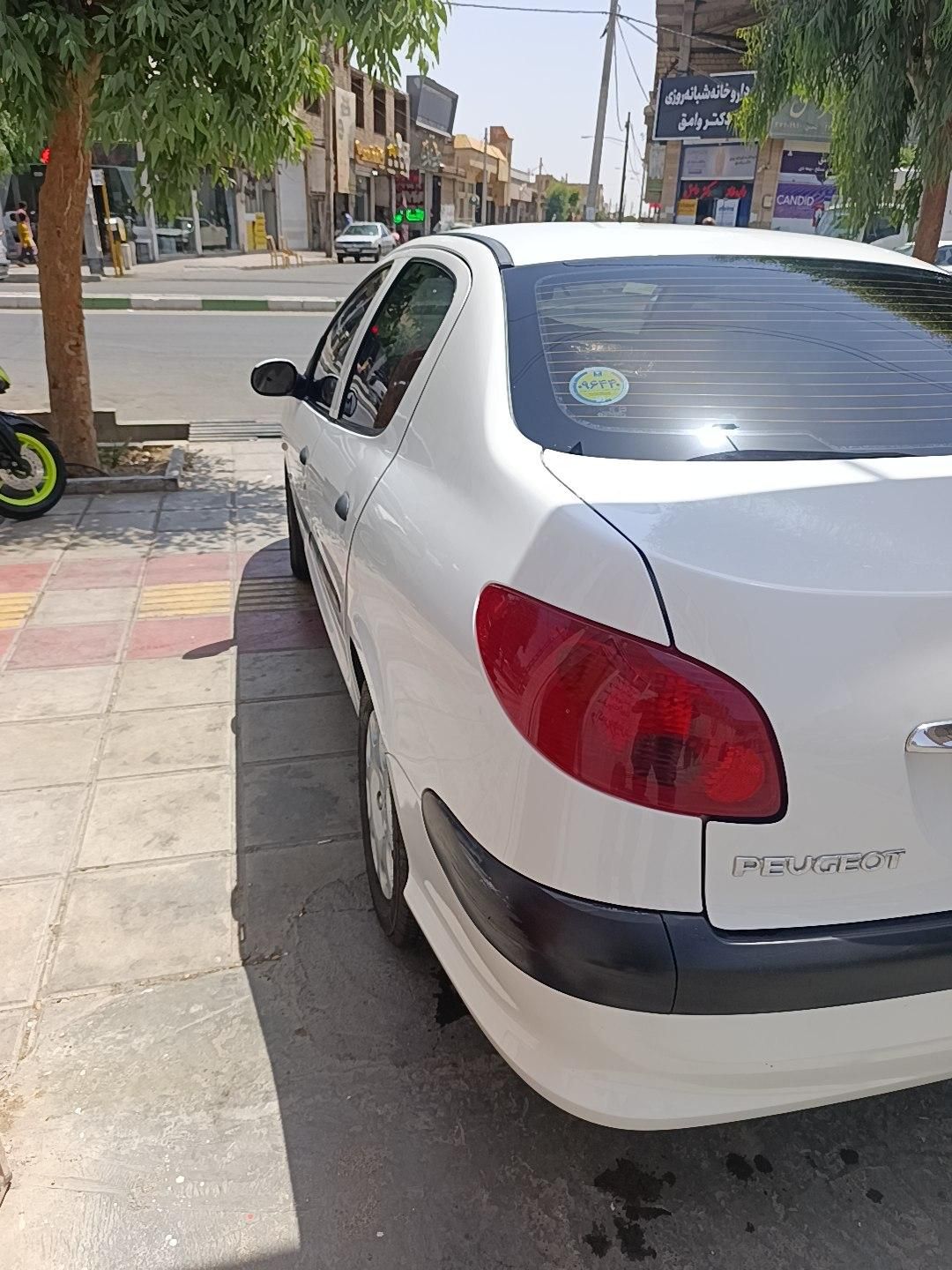 پژو ۲۰۶ صندوق دار v8 - 1400
