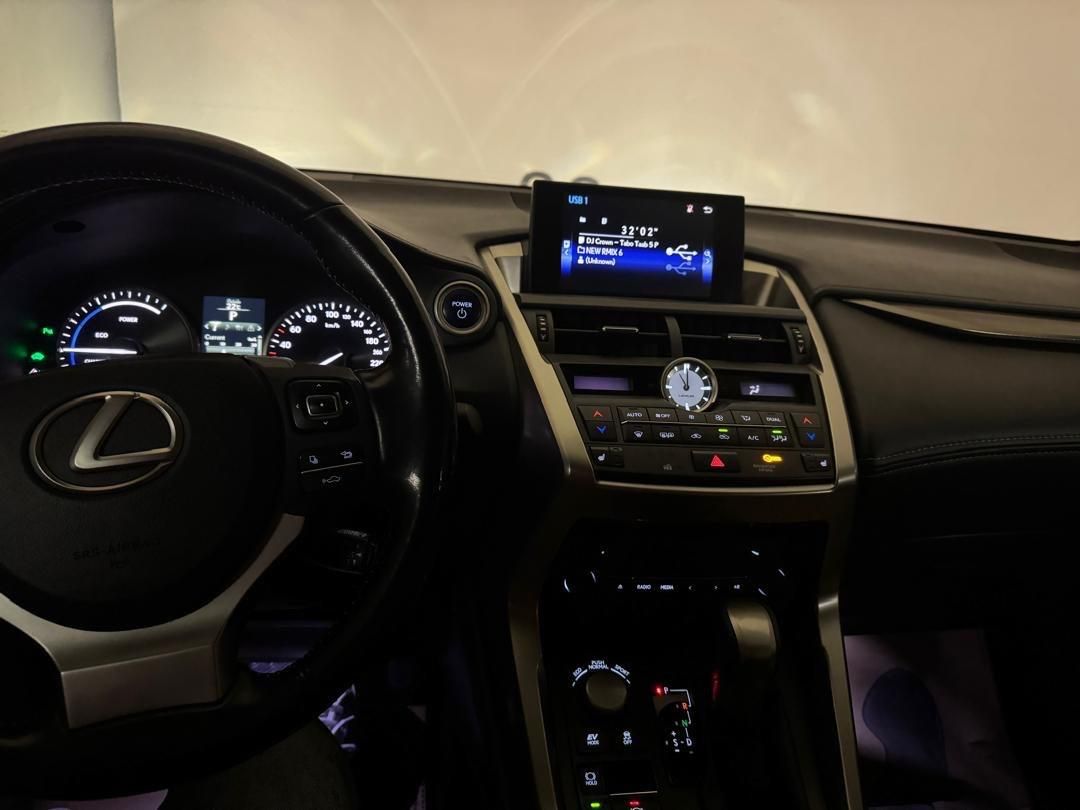 لکسوس NX هیبرید 300H - 2017