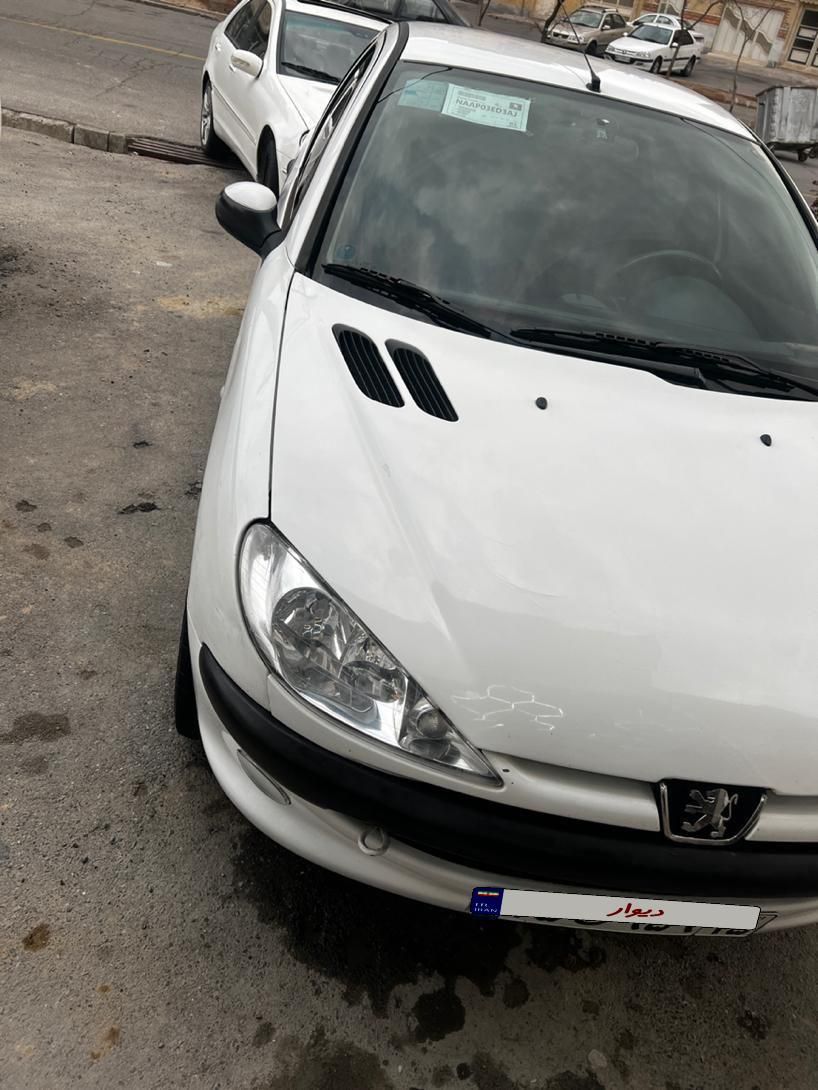پژو ۲۰۶ صندوق دار v8 - 1394
