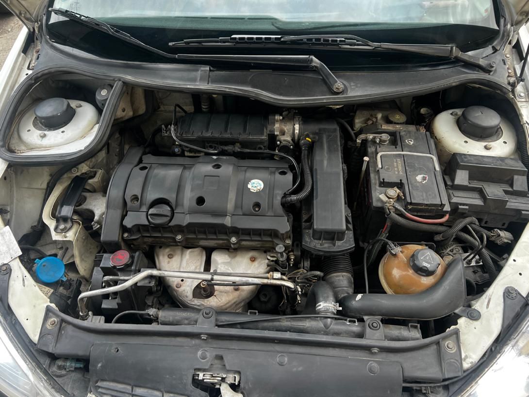 پژو ۲۰۶ صندوق دار v8 - 1394