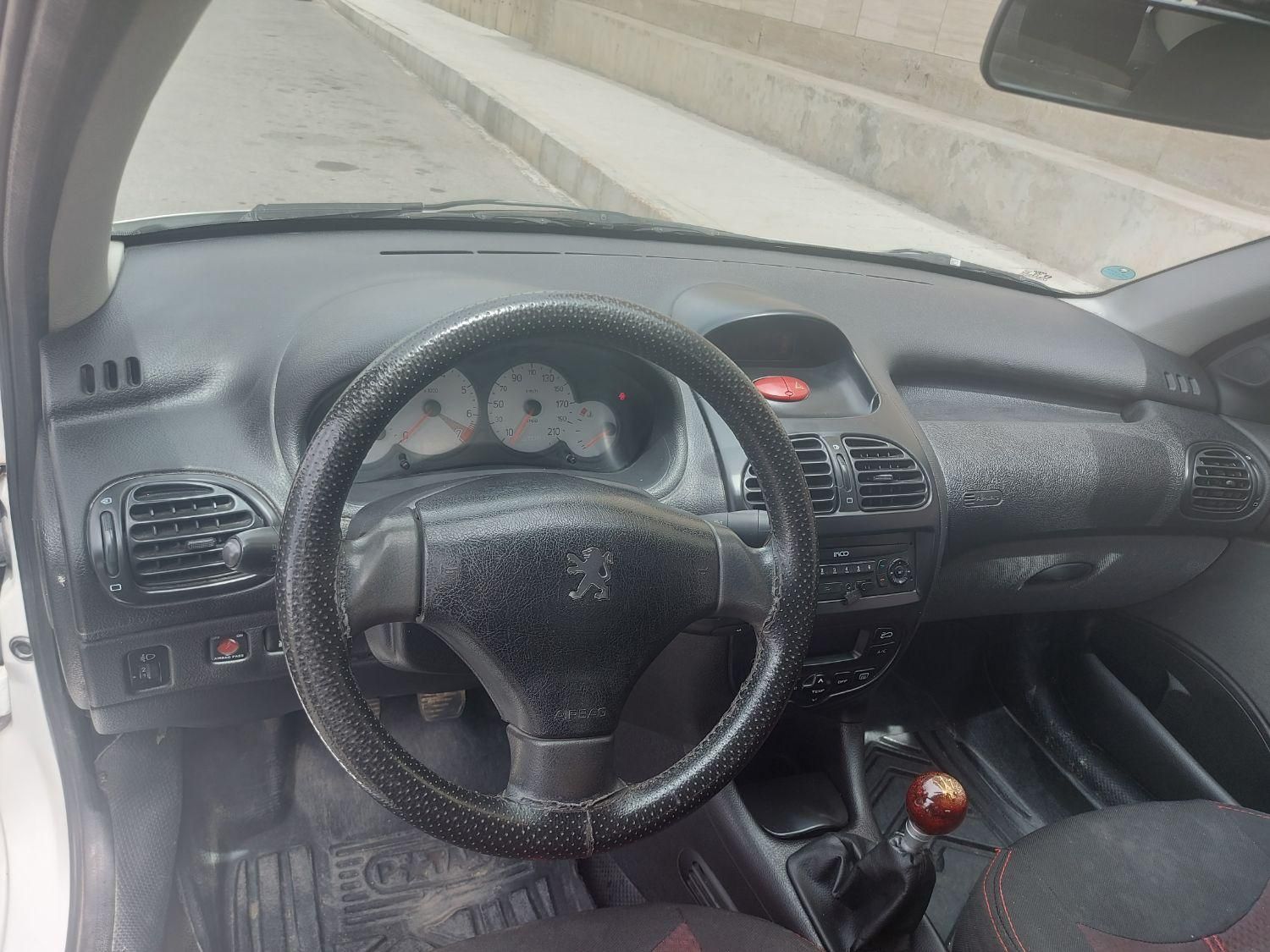 پژو ۲۰۶ صندوق دار v8 - 1399