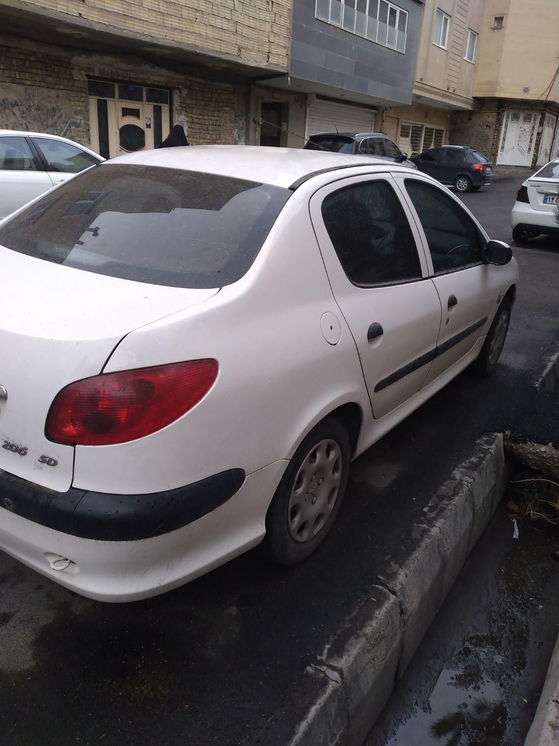 پژو ۲۰۶ صندوق دار v8 - 1397