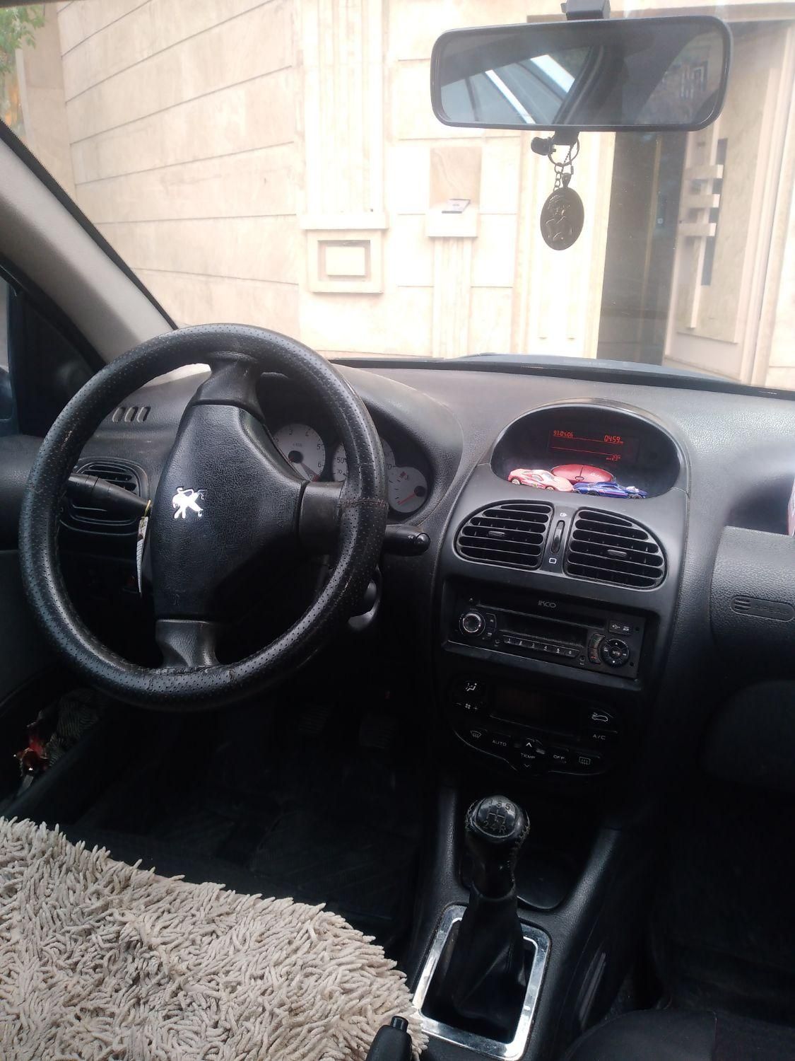 پژو ۲۰۶ صندوق دار v8 - 1397