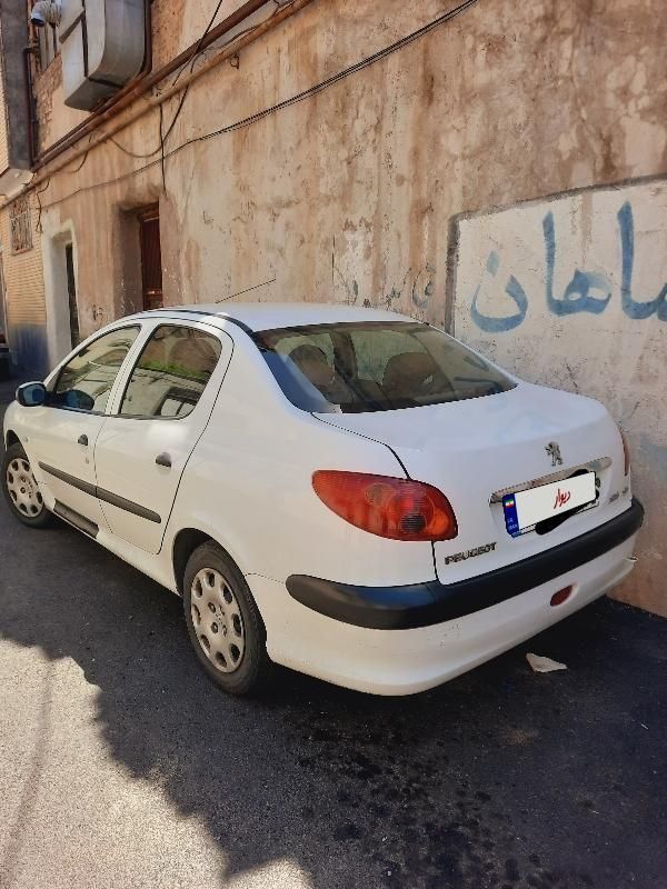 پژو ۲۰۶ صندوق دار v8 - 1394